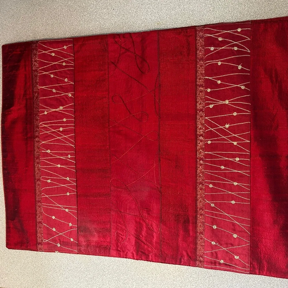 Brilliant Crate and Barrel Table Runner and Twelve Napkins.